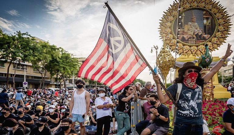 الأمن يحاول تفريق المتظاهرين في تايلاند