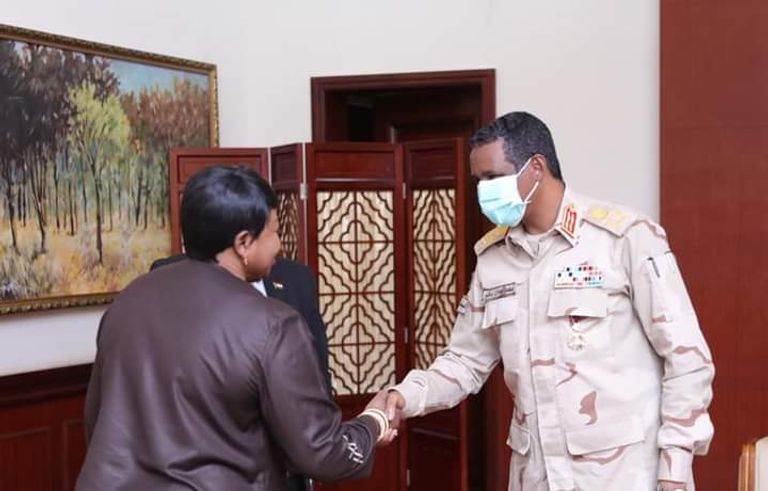 المدعية العامة للمحكمة الجنائية الدولية خلال لقاء حميدتي