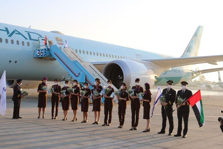 ترحيب إسرائيلي بأول طائرة إماراتية في مطار بن جوريون