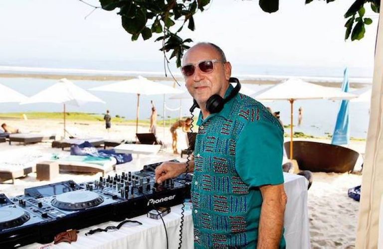 جوزيه بادييا منسق الأسطوانات الإسباني الشهير