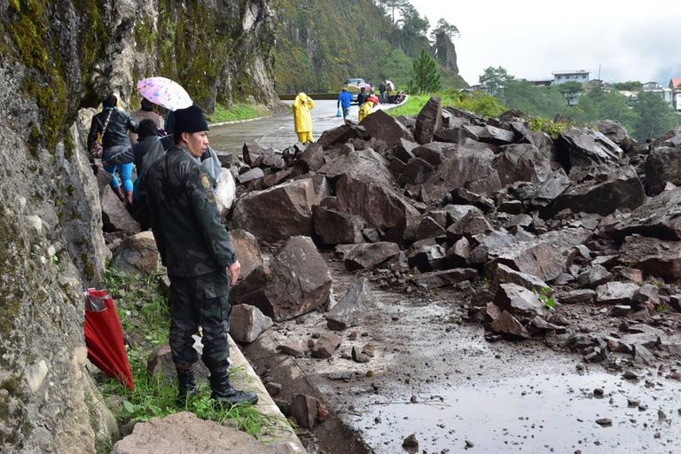 فيضانات وانهيارات أرضية في فيتنام