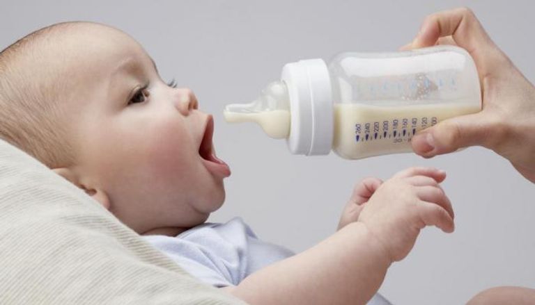 دراسة تحذر من زجاجات الرضاعة