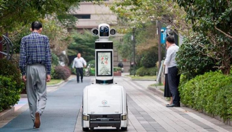  الروبوتات تنافس البشر في الوظائف 
