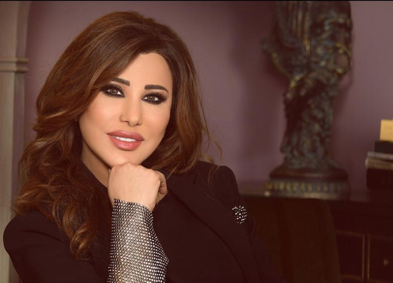 الفنانة نجوى كرم