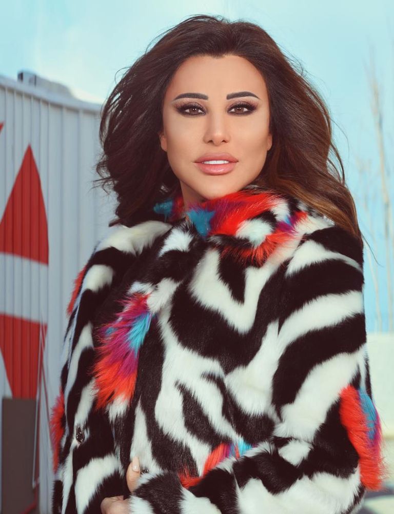 الفنانة نجوى كرم