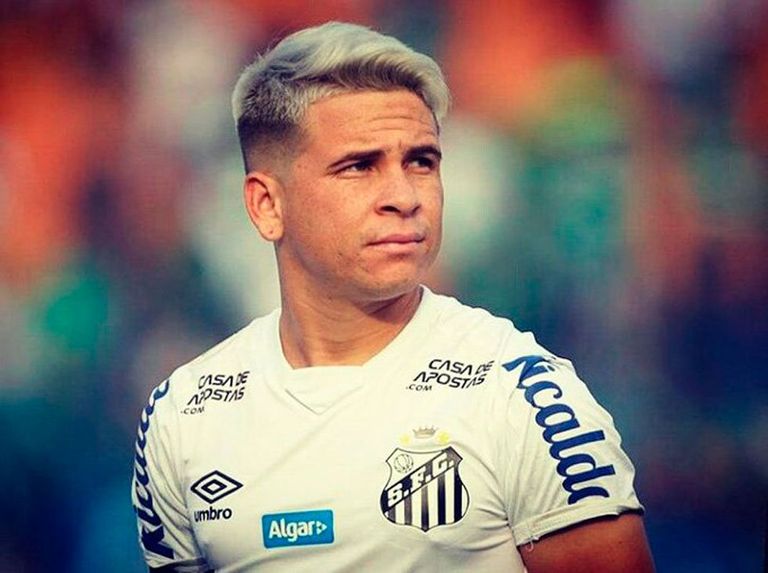 يفيرسون سوتيلدو الأرجنتيني بيتي مارتينيز