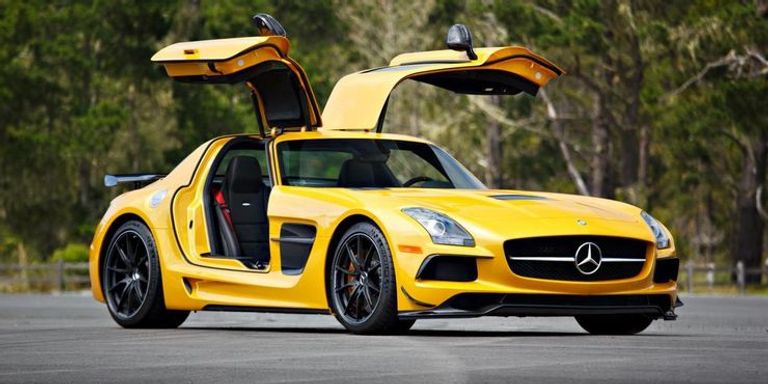 موديل AMG SLS Black Series طراز نيسان GT-R