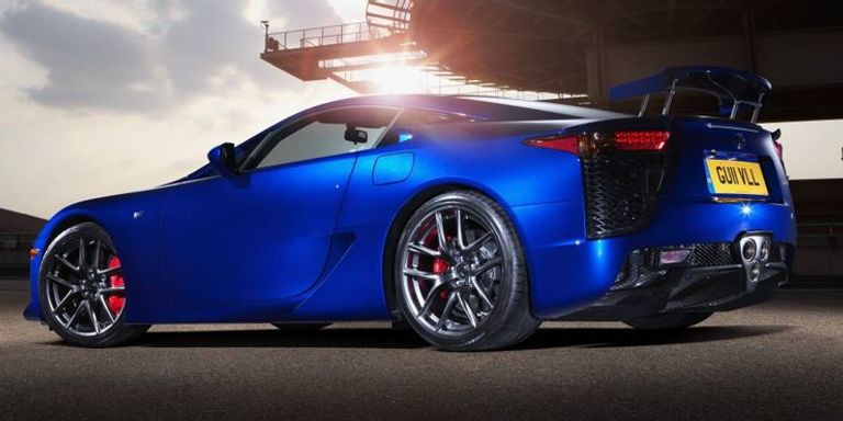 طراز LFA  طراز نيسان GT-R