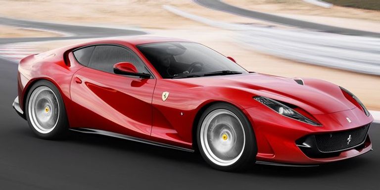 طراز 812 Superfast طراز نيسان GT-R