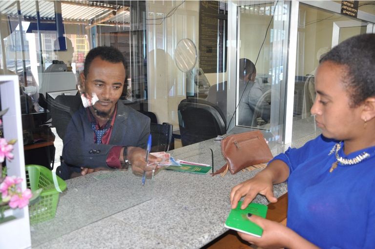 محافظ البنك الوطني يناجر ديسي