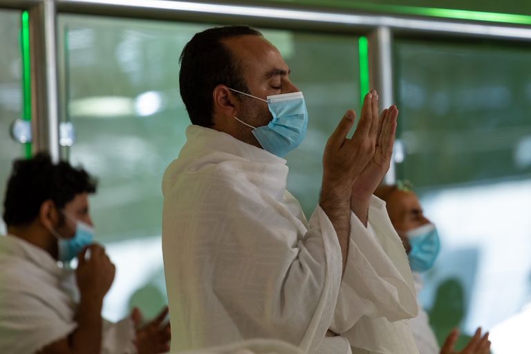 أداء صلاة الجمعة في الحرم المكي