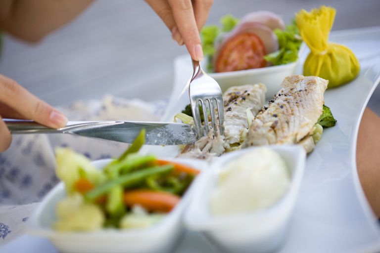 حيل بسيطة لخسارة الوزن دون أنظمة غذائية صارمة