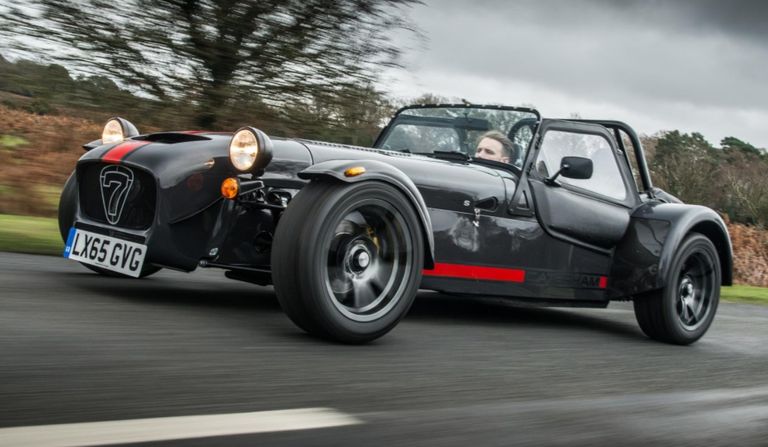 طراز Caterham 620S طراز AMG A45