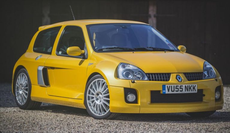 طراز Clio V6 طراز AMG A45