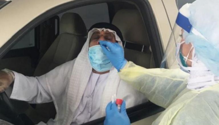 فحص كورونا من السيارة بالإمارات