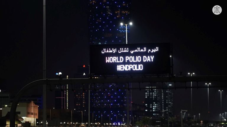 جامعة خليفة تتزين بشعار "اليوم العالمي لشلل الأطفال"