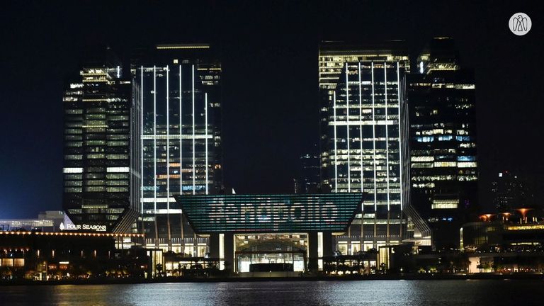 جامعة خليفة تتزين بشعار "اليوم العالمي لشلل الأطفال"