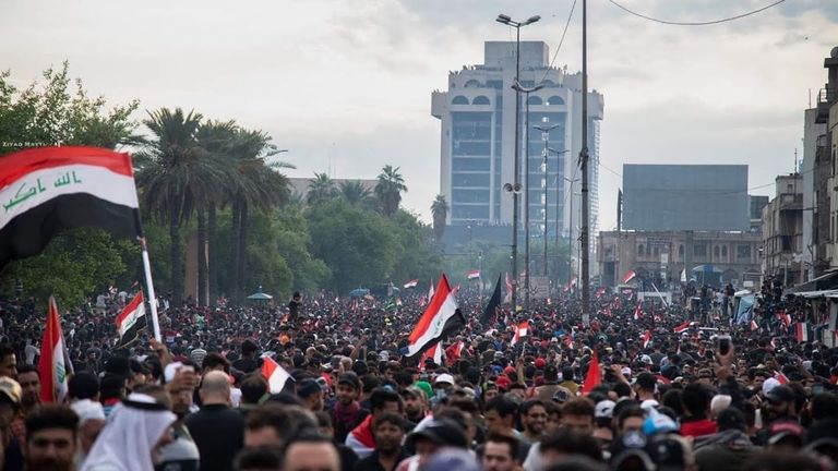 المظاهرات العراقية طالبت بمحاسبة الفاسدين