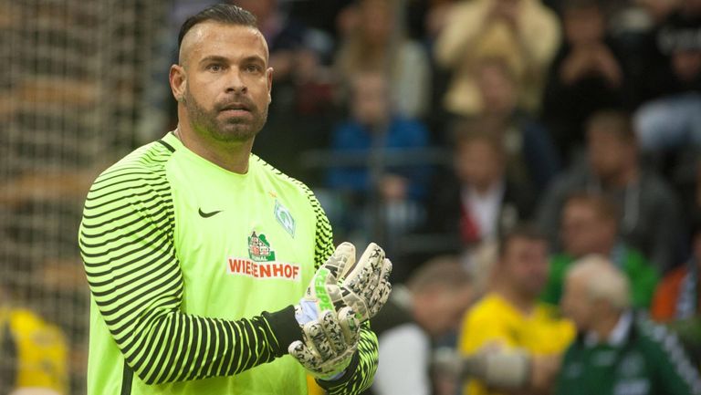 جورج ويا نجم ميلان وتشيلسي ومانشستر سيتي السابق