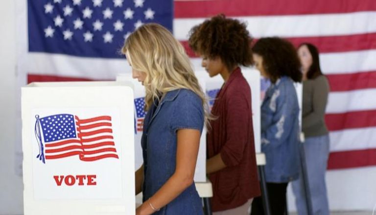 أمريكيات يصوتن في الانتخابات الأمريكية- أرشيفية