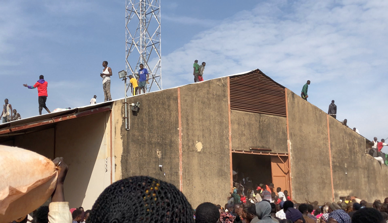 جانب من أعمال النهب