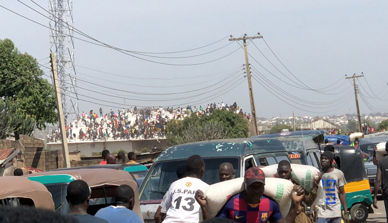 جانب من أعمال النهب