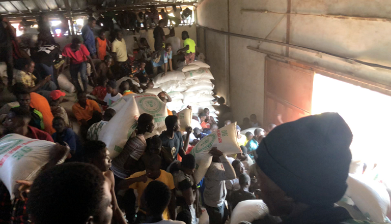 جانب من أعمال النهب