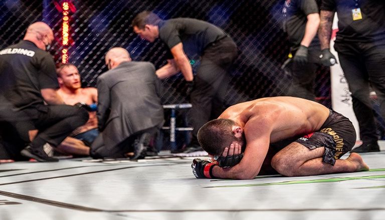 بكاء المقاتل الروسي حبيب نورمحمدوف بعد إعلان اعتزاله UFC فوز فولكوف على هاريس