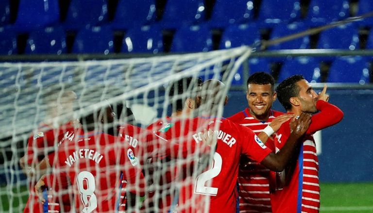 فريق غرناطة يسير بخطى ثابتة في الدوري الإسباني سوسيداد يحتفظ بصدارة الدوري الإسباني