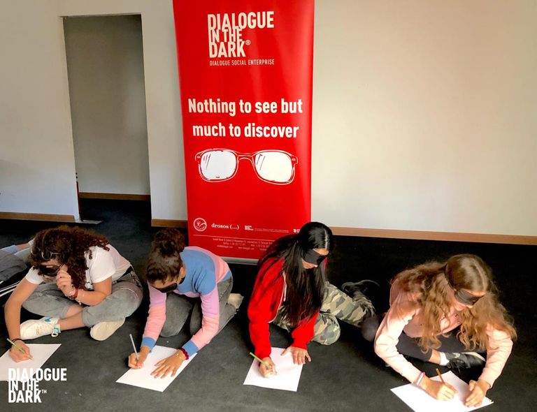 التجربة تهدف لدعم قضايا المكفوفين