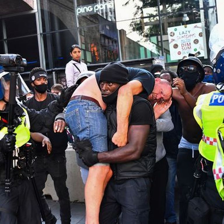 الأمير هاري وزوجته ميجان ماركل