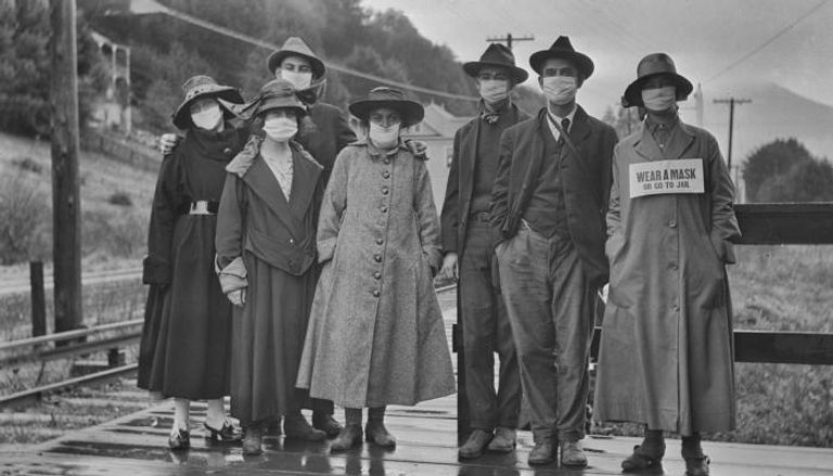الأمريكان ارتدوا بالكمامات خلال انتخابات 1918