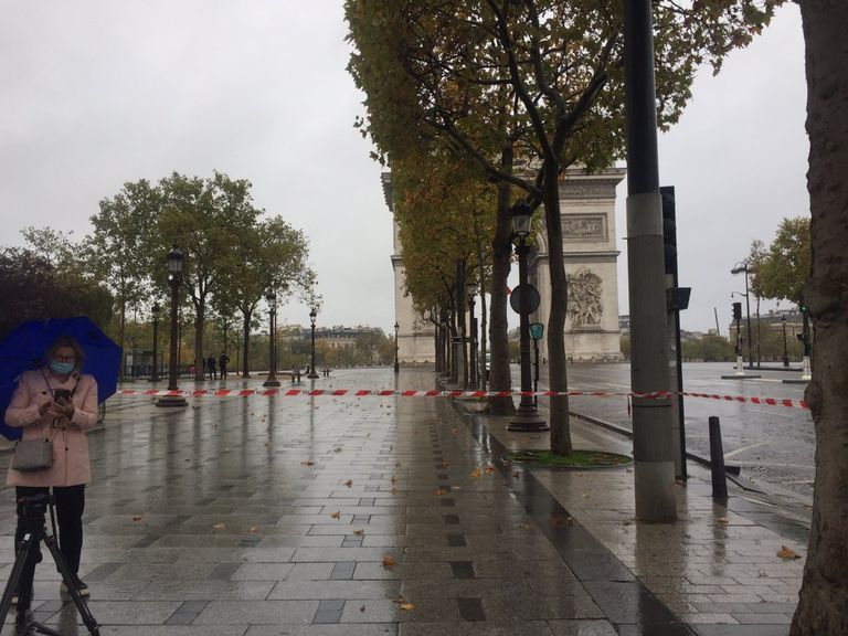 إخلاء محيط قوس النصر في العاصمة باريس