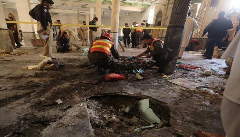 آثار الانفجار داخل مدرسة بباكستان