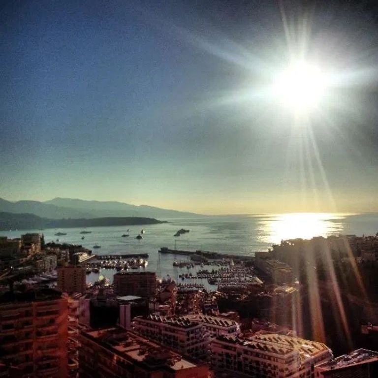 لويس هاميلتون سائق مرسيدس