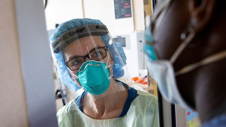 العالم يقاوم كورونا