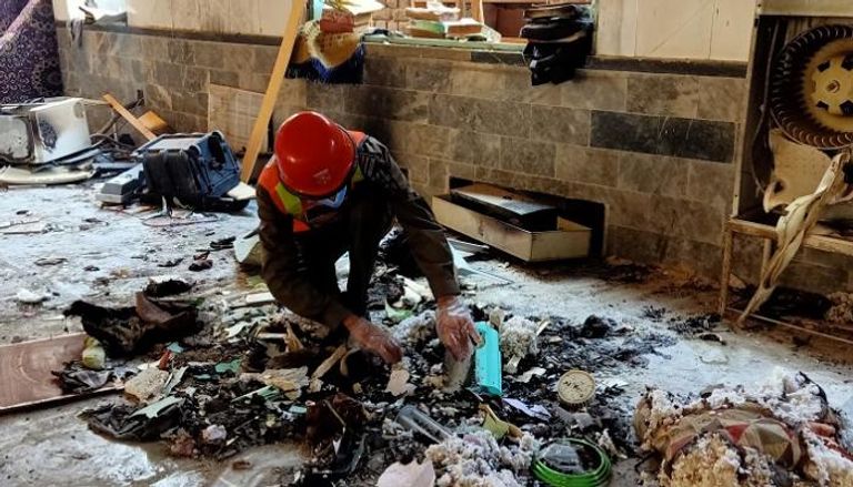 آثار انفجار القنبلة داخل مدرسة تعليم القرآن في باكستان - أ.ف.ب