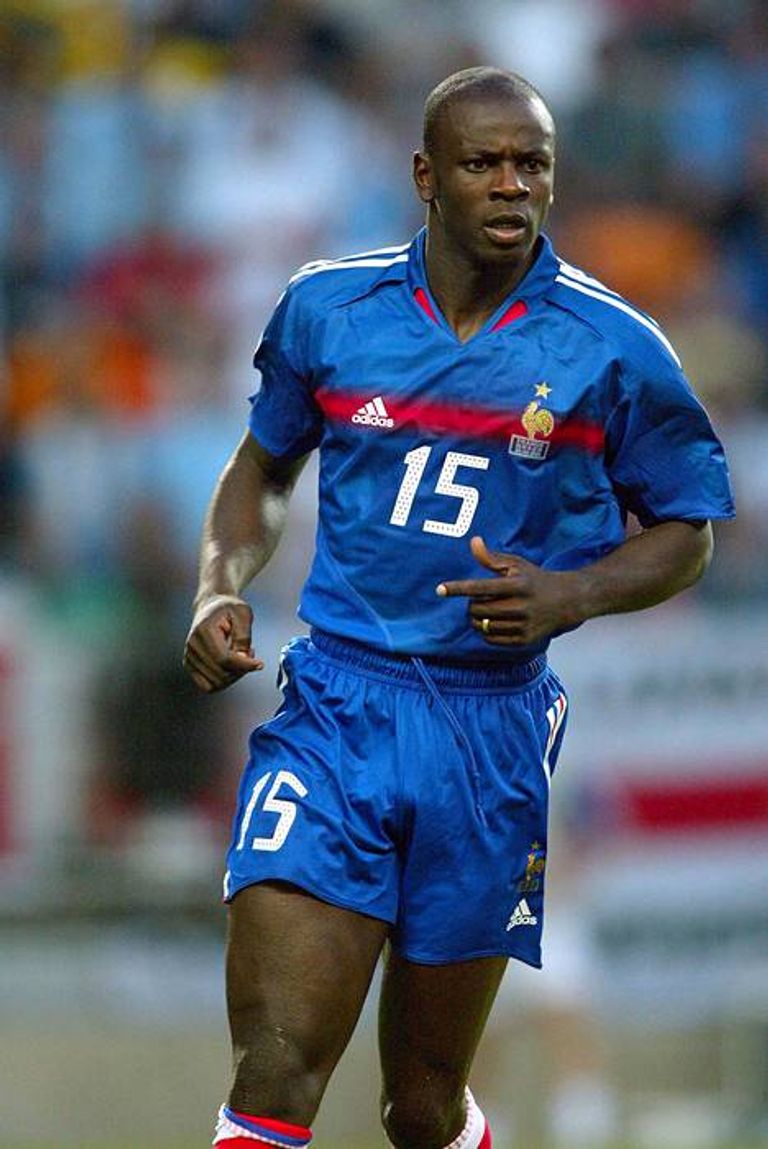 ليليان تورام نجم منتخب فرنسا السابق احتفال تورام بهدفه أمام ريال مدريد