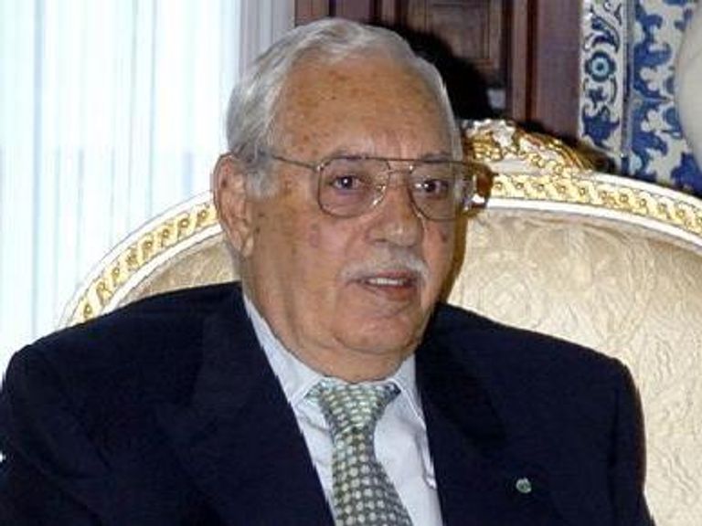 الراحل علي كافي رئيس المجلس الأعلى للدولة الأسبق في الجزائر