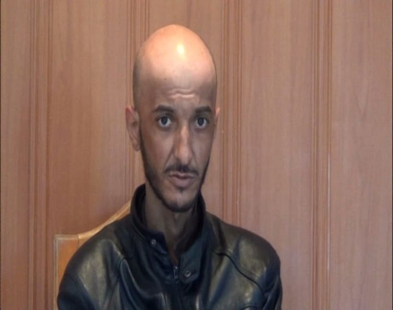 الإرهابي مصطفى درار الذي اعتقله الجيش الجزائري الإرهابي مصطفى درار الذي اعتقله الجيش الجزائري