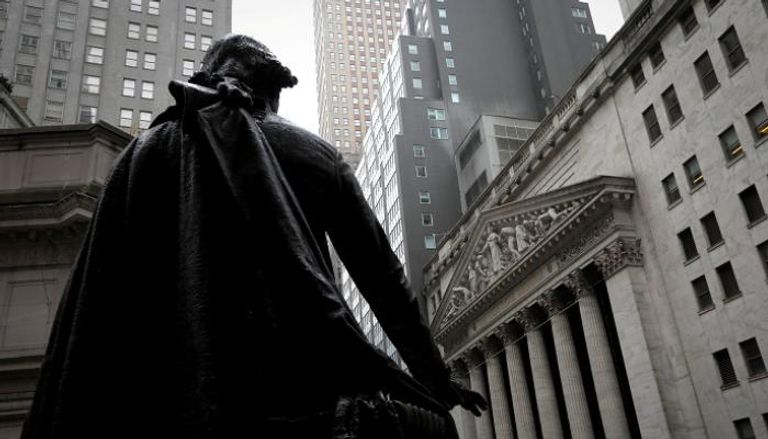 تمثال جورج واشنطن أمام بورصة نيويورك - رويترز 
