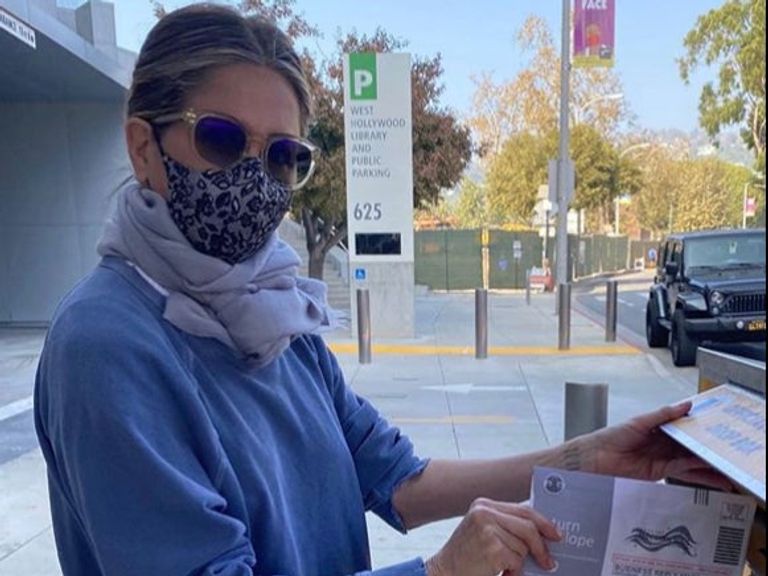 كاني ويست وجنيفر أنيستون