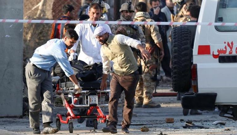 نقل جثمان إحدى ضحايا الهجمات الأخيرة في كابول - رويترز