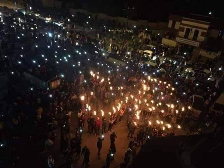 تيفو ضخم نصرة للرسول الكريم في ذكرى مولده بالجزائر رفع لافتة كبيرة نصرة للرسول الكريم في ذكرى مولده بالجزائر