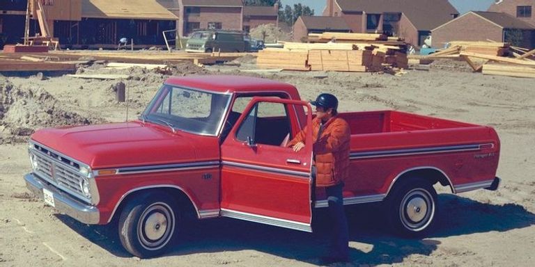 شاحنة Ranchero  شاحنة Dodge D100