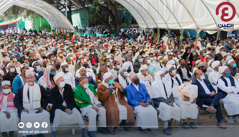 سكان مدينة أيس أبابا يحضرون حفل المجلس الأعلى للشؤون الإسلامية في العاصمة الإثيوبية، احتفالاً بهيجاً في مسجد "أنوار العتيق" بذكر المولد النبوي.