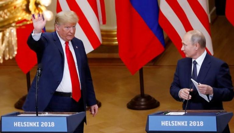 الرئيس الروسي ونظيره الأمريكي في مؤتمر صحفي بفنلندا - رويترز