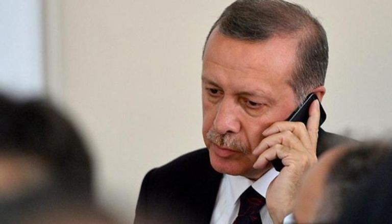 أردوغان يتحدث في الهاتف- أرشيفية