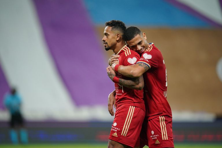 من مباراة العين ضد الشارقة