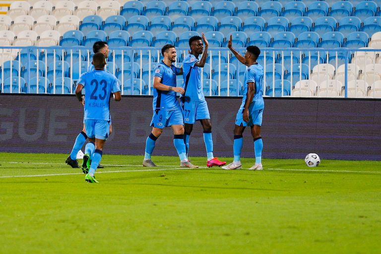 من مباراة العين ضد الشارقة